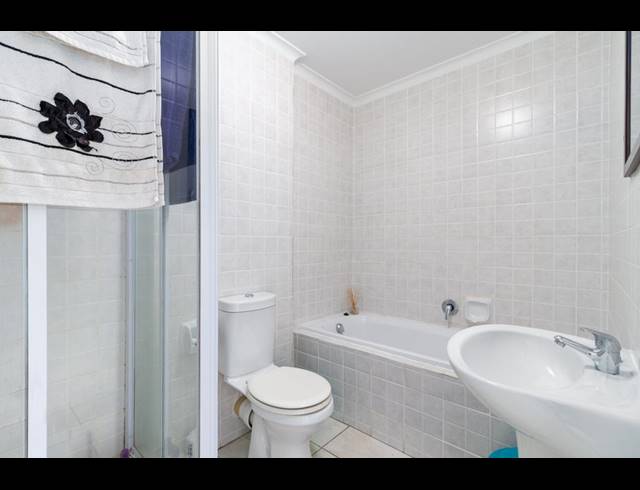 2 BEDROOM APARTMENT SOLD IN BURGUNDY ESTATE
